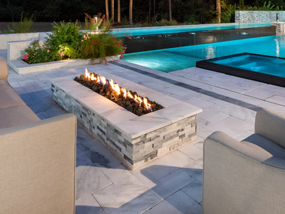 Fire pit (ideal for surrounding seating)